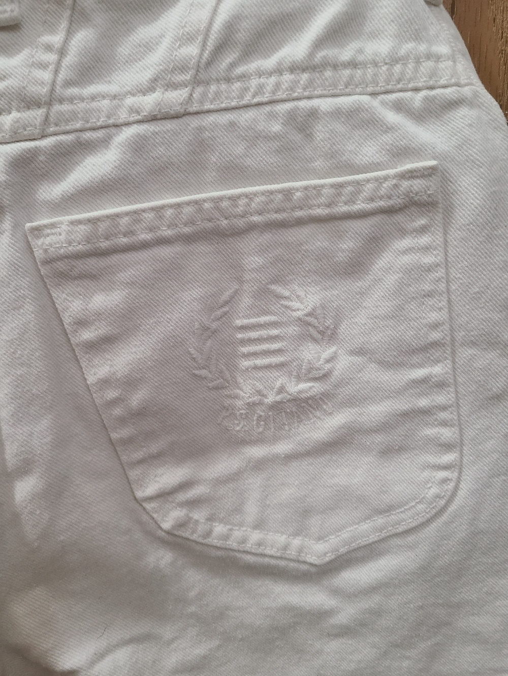 PS Gitano White Frayed Hem Vintage 90s Embroidered Denim High Rise Jean Shorts - Picture 3 of 4